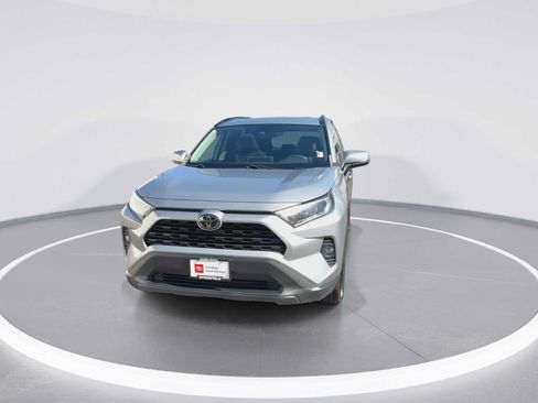 Certified 2019 Toyota RAV4 XLE AWD/4WD image 3
