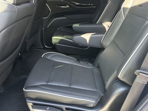 Certified 2024 Cadillac Escalade Sport w/ LPO, ONYX Package image 23