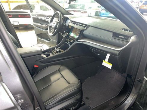 New 2026 Jeep Grand Cherokee L Limited w/ Limited Altitude Package image 16