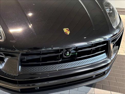 Used 2026 Porsche Macan AWD/4WD image 32
