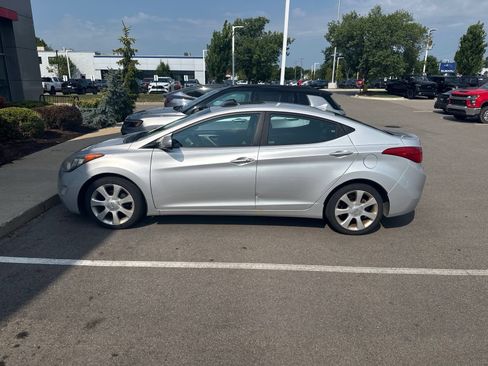 Used 2012 Hyundai Elantra Limited w/ Technology Pkg 5 FWD image 6