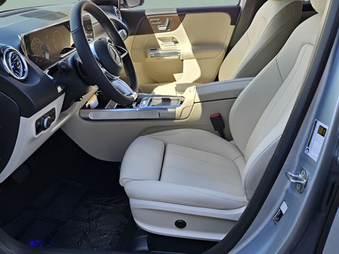 Used 2026 Mercedes-Benz GLB 250 image 10