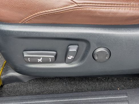 Used 2022 Toyota 4Runner Limited image 14