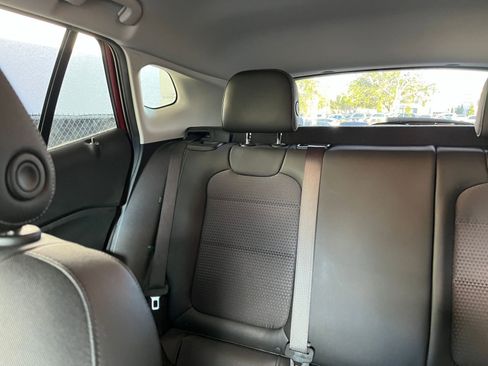 Used 2025 Chevrolet Trax LT image 39