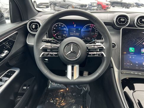 Used 2025 Mercedes-Benz GLC 350e 4MATIC image 15