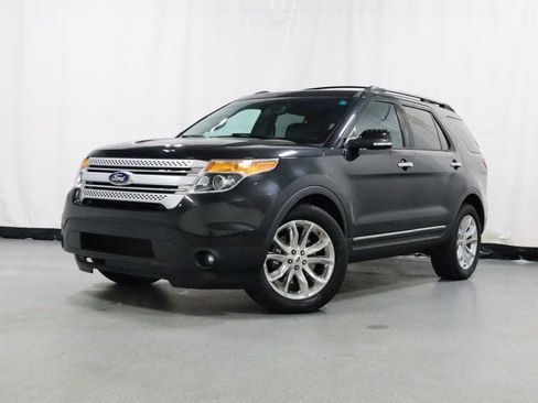 Used 2014 Ford Explorer XLT w/ Equipment Group 202A AWD/4WD image 1