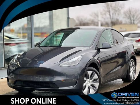Used 2024 Tesla Model Y Long Range image 1