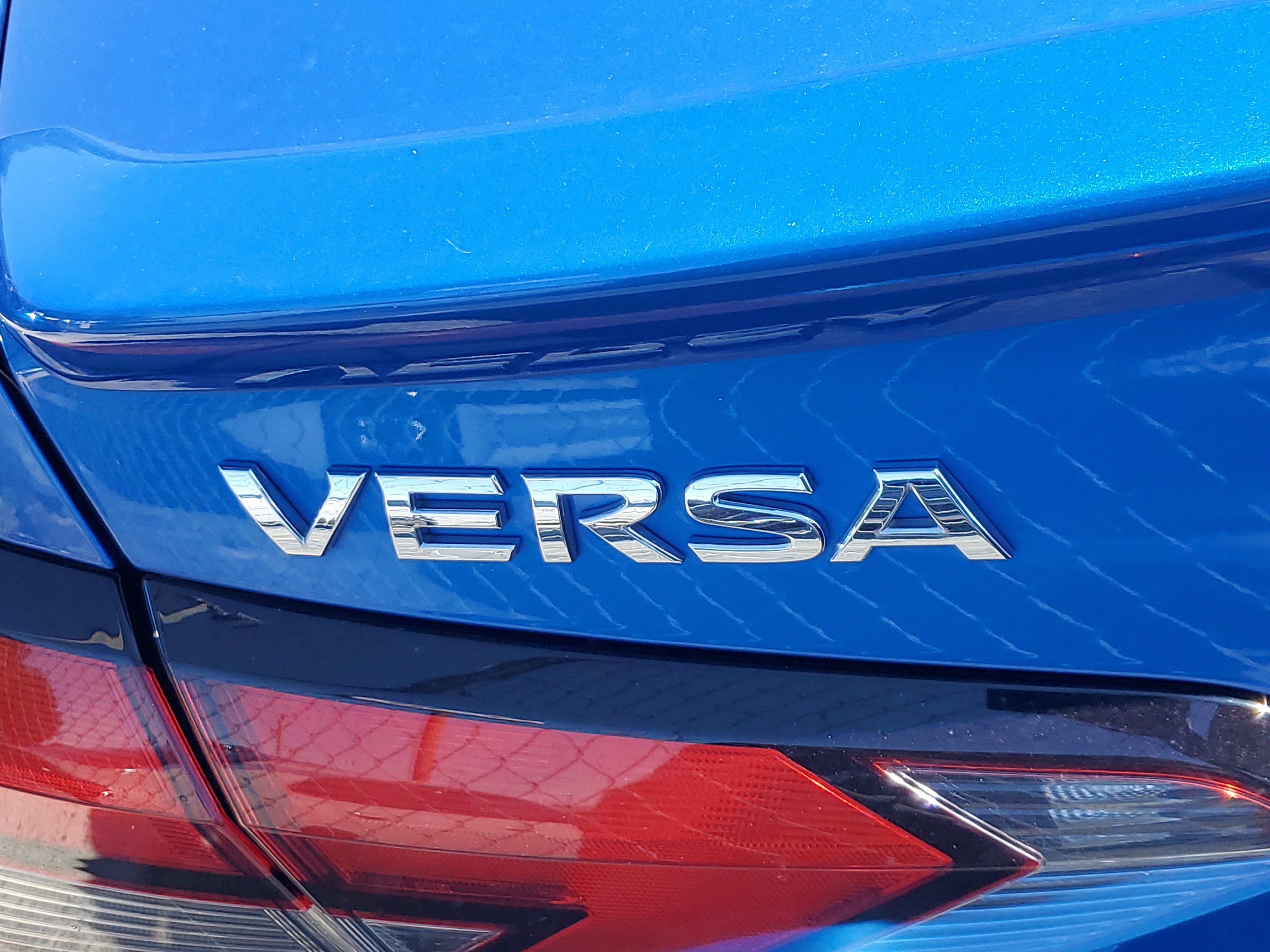 Used 2021 Nissan Versa SR FWD image 6