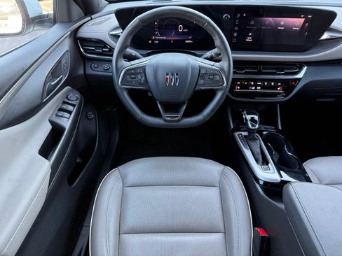 Used 2025 Buick Envista Avenir FWD image 28
