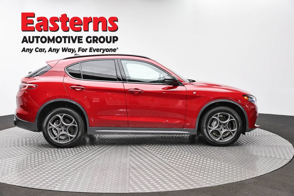 Used 2024 Alfa Romeo Stelvio Ti w/ Active Assist Plus Package AWD/4WD image 5