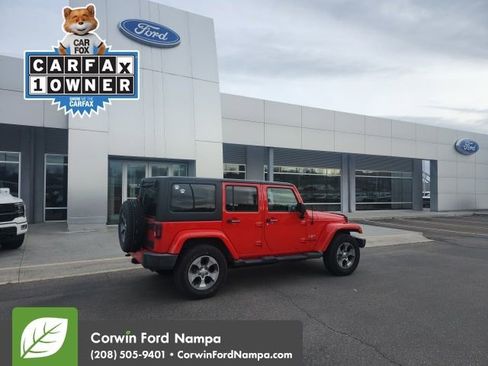 Used 2018 Jeep Wrangler Unlimited Sahara w/ Connectivity Group image 5