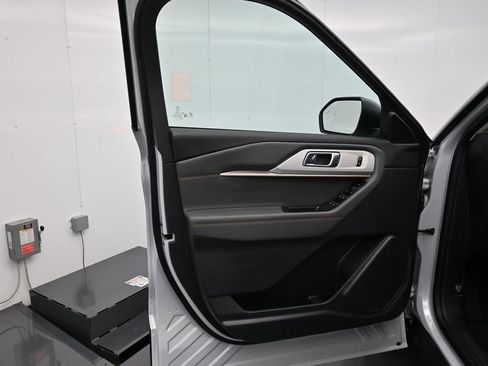 New 2026 Ford Explorer Active AWD/4WD image 9