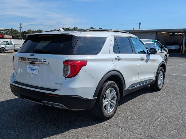 Used 2023 Ford Explorer XLT w/ Equipment Group 202A AWD/4WD image 3