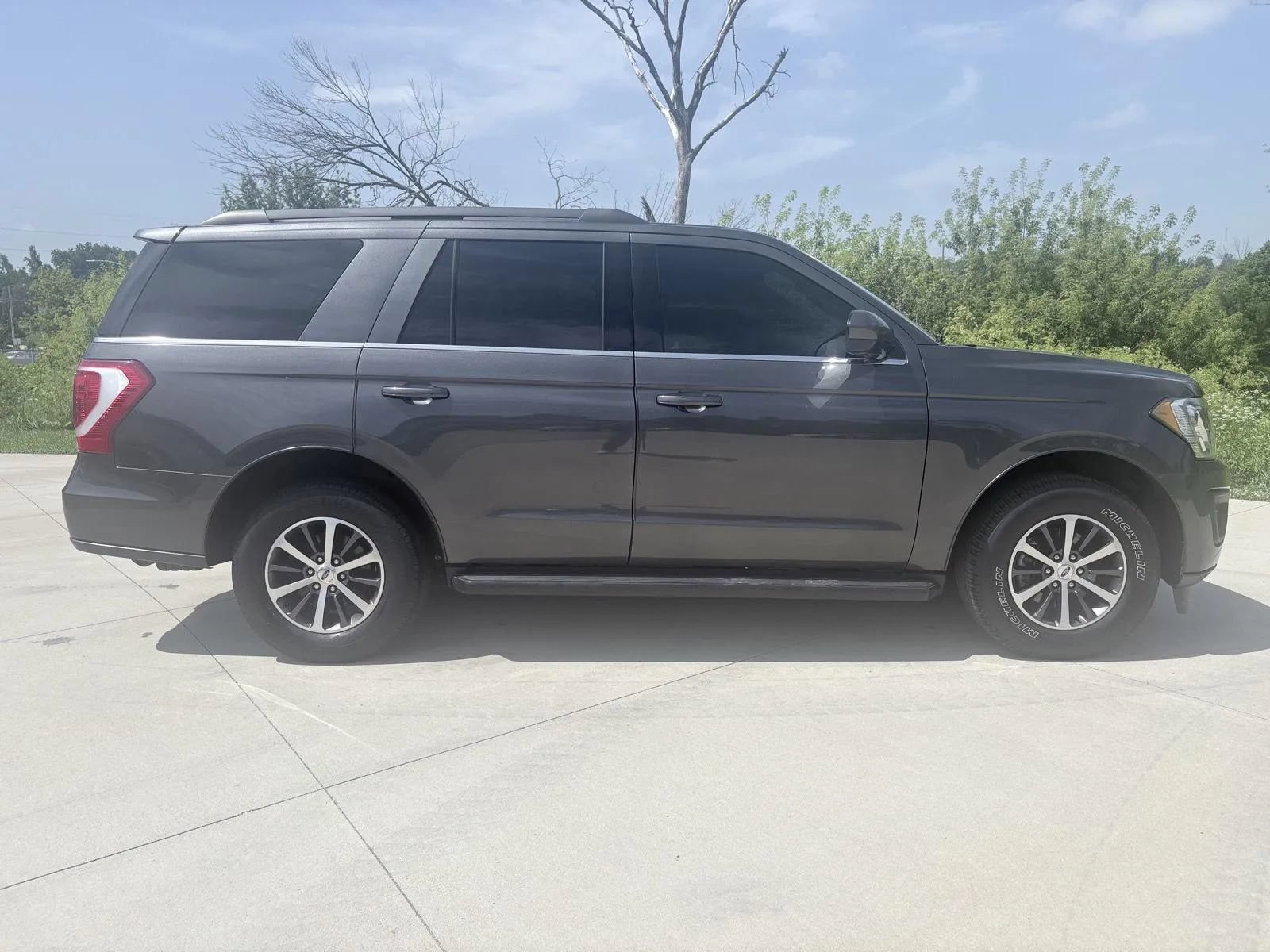 Used 2019 Ford Expedition XLT AWD/4WD image 4