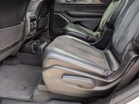 Certified 2021 Jeep Grand Cherokee L Laredo image 19