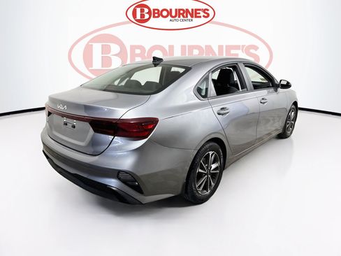 Used 2023 Kia Forte LXS w/ LXS Technology Package FWD image 9