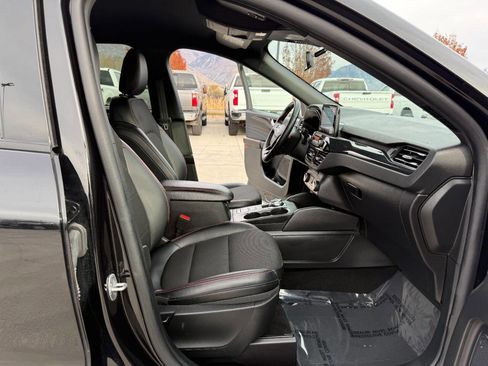 Used 2025 Ford Escape ST-Line image 21
