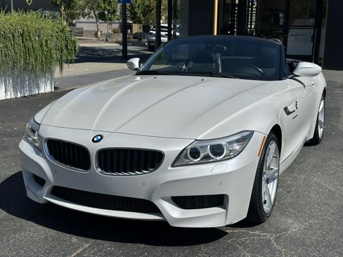 Used 2016 BMW Z4 sDrive28i RWD image 4
