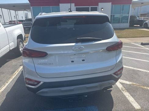 Used 2019 Hyundai Santa Fe SE image 3