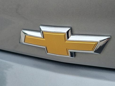 Used 2023 Chevrolet Camaro LT RWD image 9