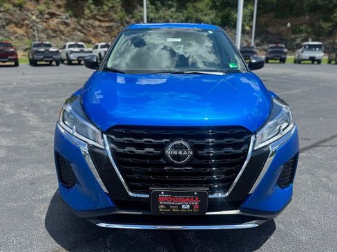 New 2025 Nissan Kicks Play S FWD image 2