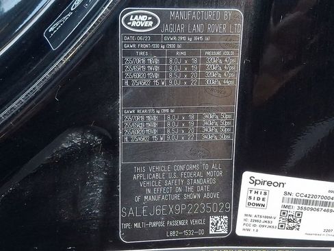 Used 2023 Land Rover Defender 90 S image 30