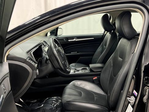 Used 2019 Ford Fusion Titanium FWD image 14