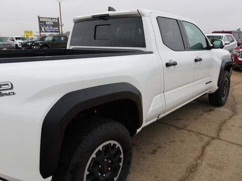 Used 2025 Toyota Tacoma TRD Off-Road image 10