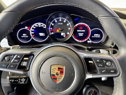 Used 2022 Porsche Cayenne Platinum Edition image 14