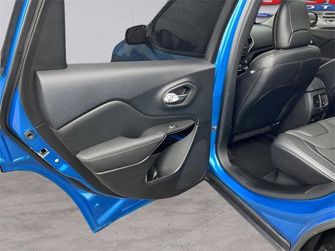 Used 2023 Jeep Cherokee Altitude Lux w/ Lux Elite Package image 13