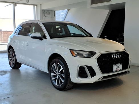 Used 2023 Audi Q5 2.0T Premium Plus w/ Premium Plus Package AWD/4WD image 3