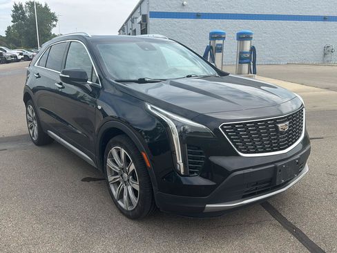 Used 2022 Cadillac XT4 Premium Luxury w/ Sun And Sound Package AWD/4WD image 7