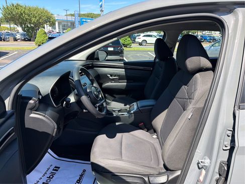 Certified 2024 Hyundai Tucson SE FWD image 9