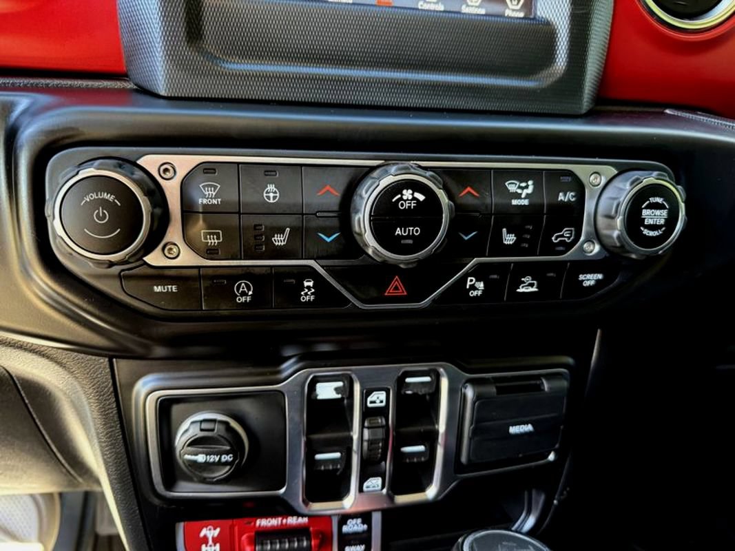 Used 2021 Jeep Wrangler Unlimited Rubicon w/ Safety Group AWD/4WD image 27