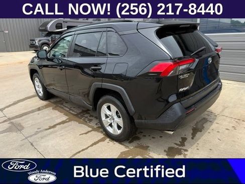 Used 2021 Toyota RAV4 XLE FWD image 5
