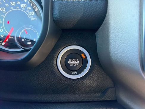 Used 2019 RAM 1500 Laramie image 17