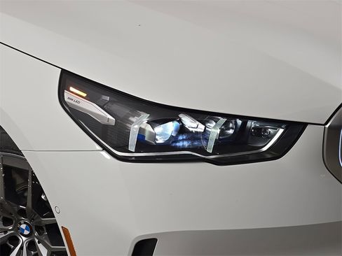 Used 2026 BMW 530i xDrive w/ Premium Package image 36