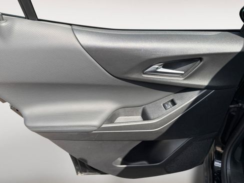 Used 2025 Chevrolet Equinox LT w/ Convenience Package II image 18