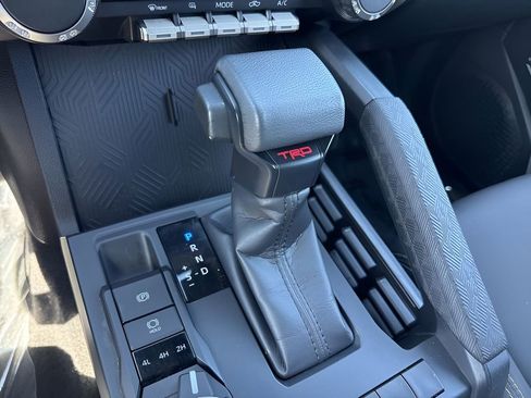 Used 2025 Toyota Tacoma TRD Sport AWD/4WD image 16