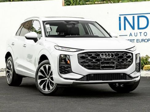 New 2026 Audi Q3 quattro 2.0T AWD/4WD image 5