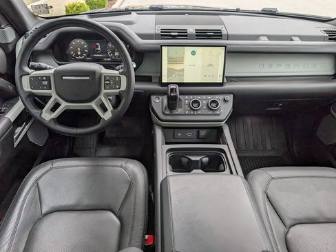 Used 2024 Land Rover Defender 130 S image 11