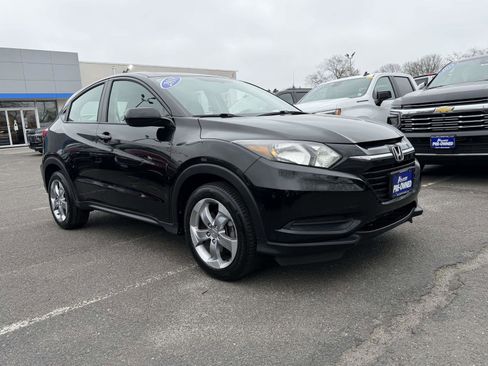 Used 2018 Honda HR-V LX image 3