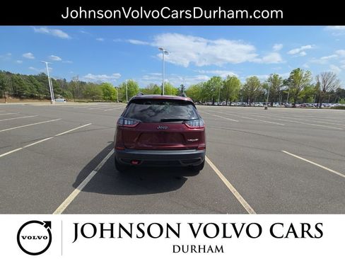 Used 2019 Jeep Cherokee Trailhawk w/ Cold Weather Group AWD/4WD image 5