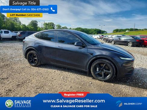 Used 2026 Tesla Model Y AWD image 5