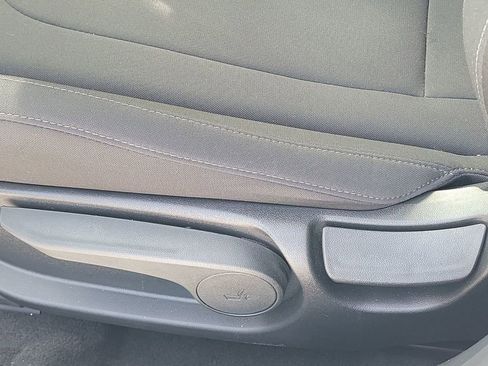 Used 2025 Hyundai Elantra Blue image 26