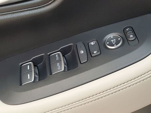 Certified 2026 Honda HR-V EX-L image 17