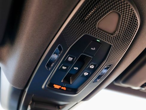 New 2025 Porsche Cayenne image 21