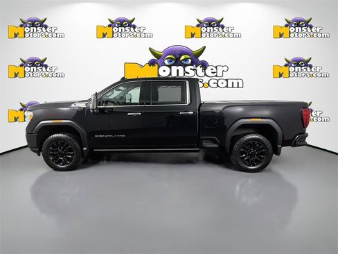 Used 2021 GMC Sierra 2500 Denali w/ Denali Black Diamond Edition image 8