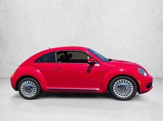 Used 2013 Volkswagen Beetle 2.5 FWD video 4