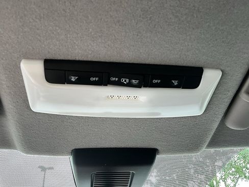 Certified 2020 Nissan Kicks SR w/ SR Premium Package FWD image 21